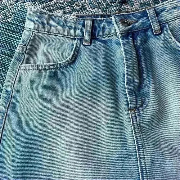 Vintage Y2K MISSGUIDED Distressed Light Wash Denim Mini Skirt Womens Size 2 - Picture 6 of 10